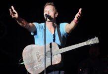 Coldplay-Sänger Chris Martin kommt mit seinen Band-Kollegen auch 2024 viermal nach Deutschland.