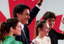 Kanadas Premierminister Justin Trudeau mit seiner Noch-Ehefrau Sophie Gregoire Trudeau und den beiden älteren Kindern Xavier und Ella-Grace bei einer Veranstaltung.