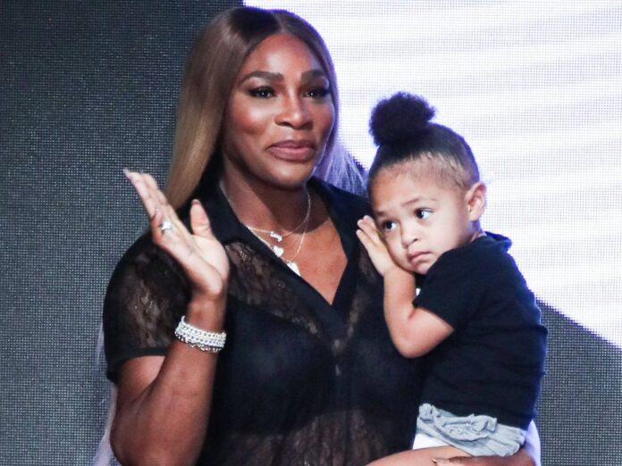 Serena Williams - hier mit Tochter Olympia auf dem Arm - hat erneut ein Mädchen auf die Welt gebracht.