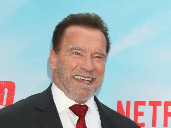 Arnold Schwarzenegger hat fünf Kinder und zwei Enkel. Er hält seine drastische Erziehung für durchaus effektiv.