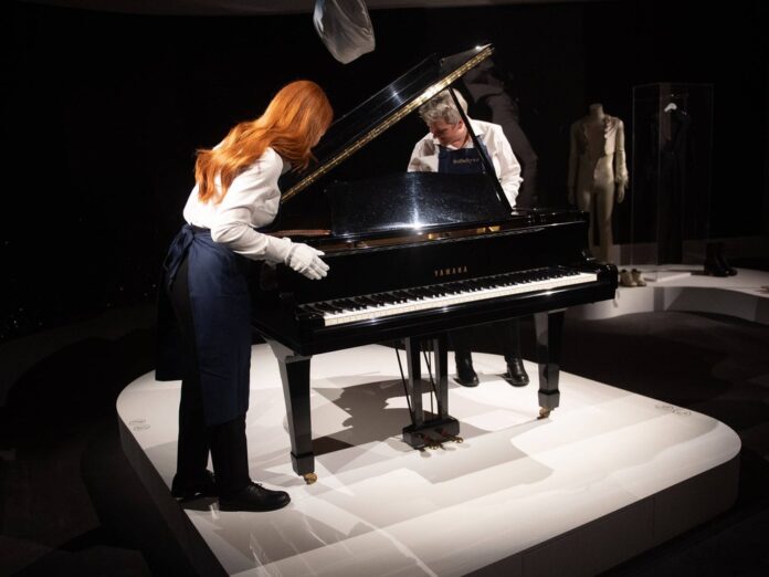 An diesem Yamaha G2 Baby Grand Piano soll Freddie Mercury unter anderem 