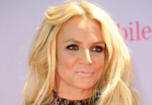 Britney Spears hat einen Messer-Tanz performt.