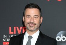TV-Moderator Jimmy Kimmel liegt mit Corona flach.