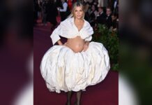 Schauspielerin Sienna Miller zeigt ihren nackten Babybauch bei einem Mode-Event in London.