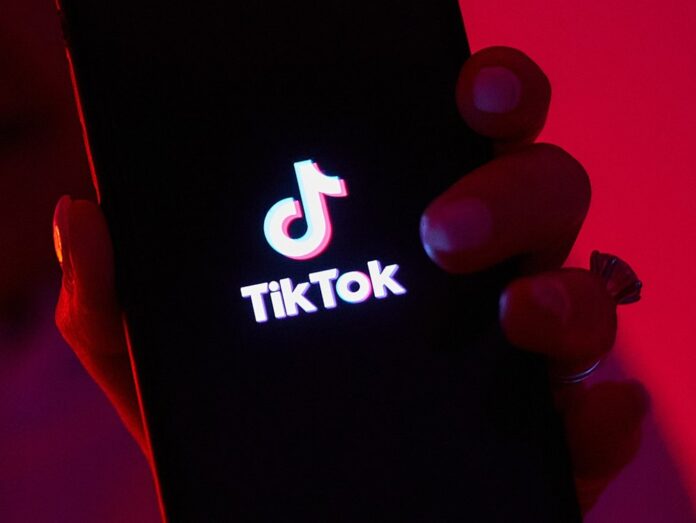 Wurden Daten jugendlicher Nutzer bei TikTok unzureichend geschützt?