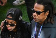 Blue Ivy Carter gemeinsam mit ihrem Vater Jay-Z beim Super Bowl im Februar 2023.
