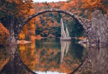 Nicht nur im Herbst ein schöner Anblick: die Rakotzbrücke in Sachsen.