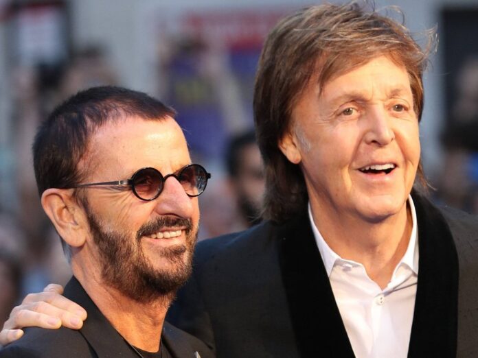 Ringo Starr (li.) und Paul McCartney haben einen bisher unveröffentlichten Beatles-Song fertiggestellt.