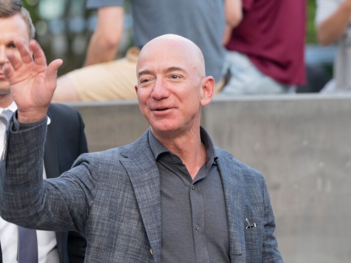 Jeff Bezos zählt zu den reichsten Menschen der Welt.