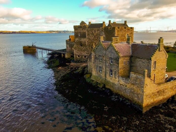 Blackness Castle in Schottland war schon Filmset für 