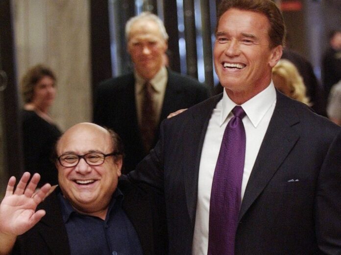 Arnold Schwarzenegger (r.) und Danny DeVito eint eine langjährige Freundschaft.