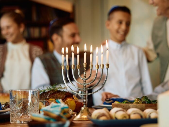 Das jüdische Lichterfest Chanukka findet dieses Jahr vom 7. bis 15. Dezember statt.