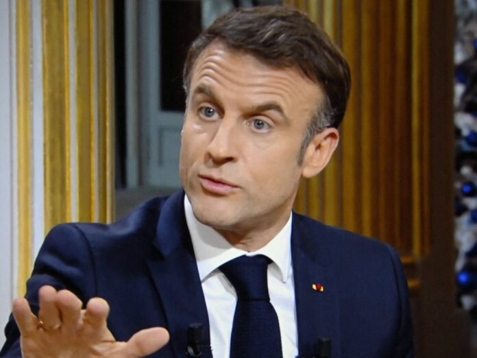 Emmanuel Macron im Interview mit dem französischen Fernsehsender France 5.
