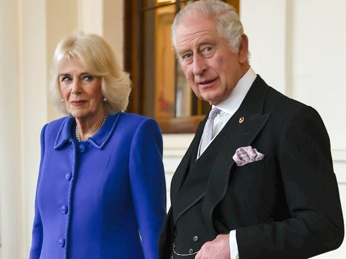 König Charles will mit Camilla angeblich nach Kanada reisen.