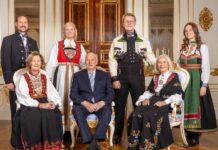 Hinten v.l.n.r.: Kronprinz Haakon