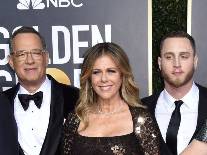 Tom Hanks und Rita Wilson mit ihrem Sohn Chet bei den Golden Globe Awards im Jahr 2020.
