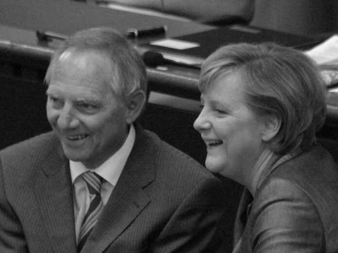 Deutsche Politikgrössen wie Angela Merkel trauern um CDU-Politiker Wolfgang Schäuble - hier im Jahr 2006 im Bundestag.