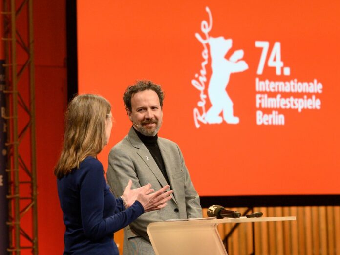 Mariette Rissenbeek und Carlo Chatrian stellen das Programm der 74. Berlinale vor.