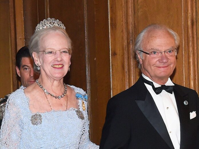 Königin Margrethe II. und König Carl XVI. Gustaf bei einem Staatsbankett in Schweden.