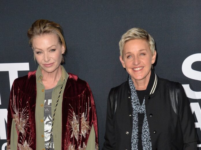 Portia de Rossi (li.) und Ellen DeGeneres haben 2023 ihr Ehegelübde erneuert.
