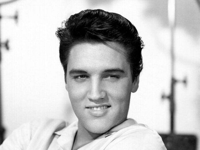 Die KI bringt ihn wieder auf die Bühne: Elvis Presley.
