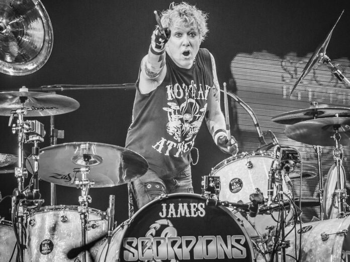 James Kottak war von 1996 bis 2016 Schlagzeuger der Scorpions.