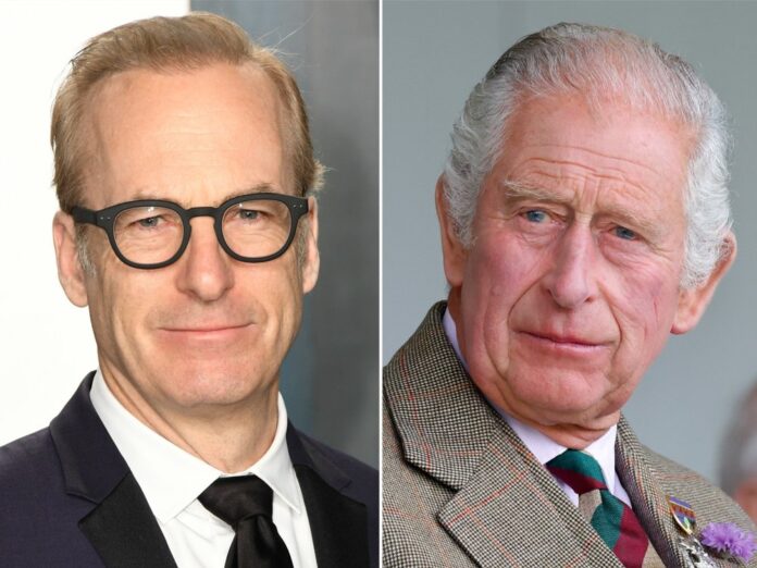 Entfernte Ähnlichkeit? Bob Odenkirk (l.) und König Charles III.