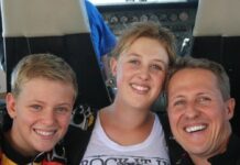 Mick und Gina Schumacher mit ihrem Papa Michael Schumacher (r.).