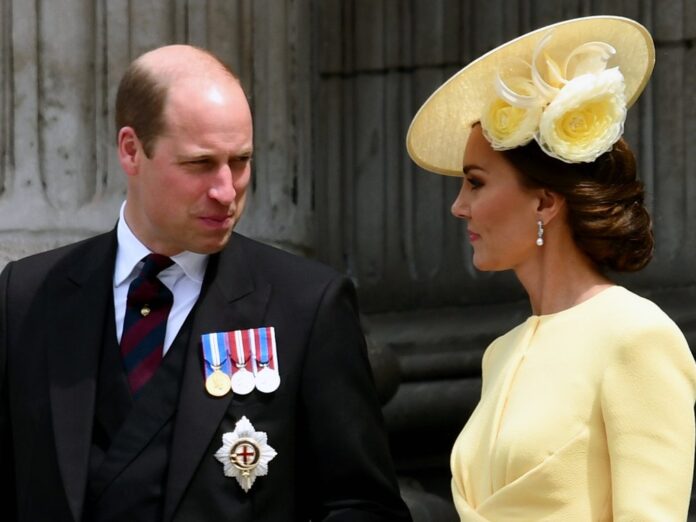 Prinz William kümmert sich während der Abwesenheit von Prinzessin Kate um die Familie.