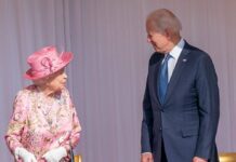 Die Queen mit US-Präsident Joe Biden 2021 in England.