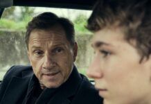 Louis Guillaume (r.) spielt den 13-jährigen David und ist damit Dreh- und Angelpunkt des Stuttgart-"Tatort: Zerrissen".