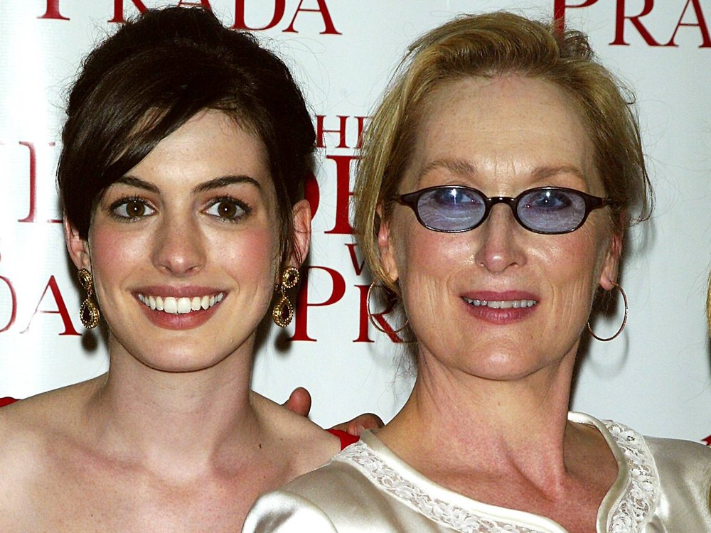 Anne Hathaway und Meryl Streep im Jahr 2006 bei der Filmpremiere von "Der Teufel trägt Prada" in New York.