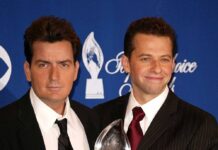 Charlie Sheen (li.) und Jon Cryer standen bis 2011 für "Two And A Half Men" gemeinsam vor der Kamera.