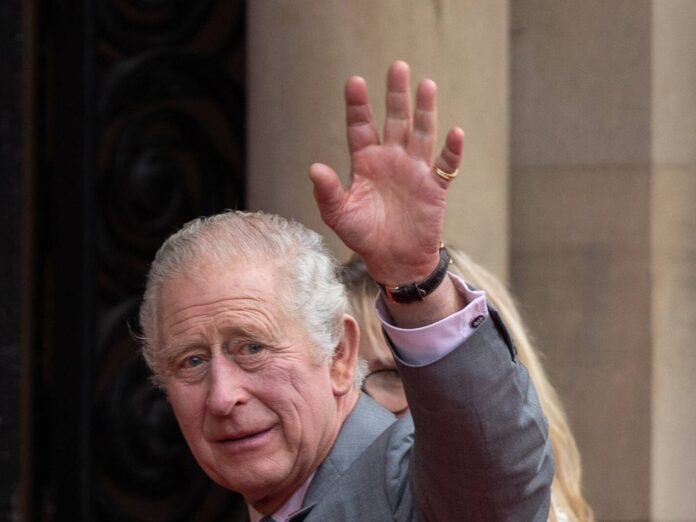 König Charles erholt sich derzeit von einer Operation.