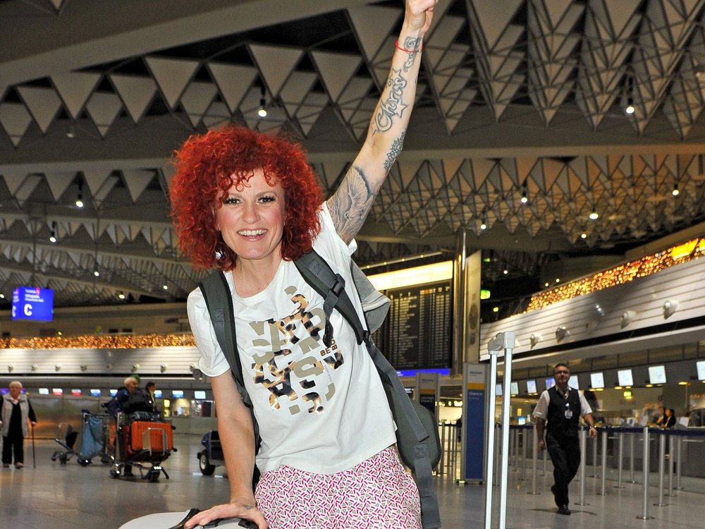 Lucy Diakovska - hier kurz vor dem Hinflug nach Australien - hat 2024 bei "Ich bin ein Star - Holt mich hier raus!" gewonnen.