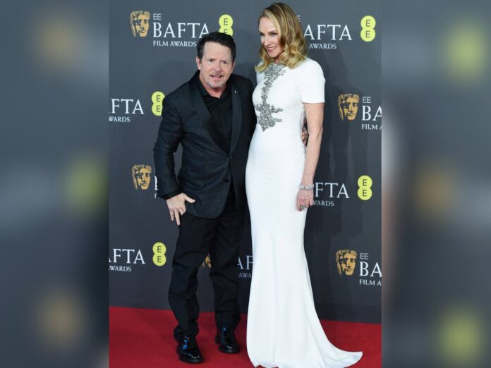 Michael J. Fox lief mit Ehefrau Tracy Pollan über den roten Teppich der BAFTAs 2024.