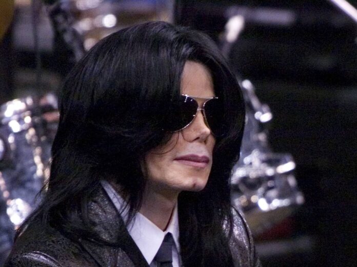 Michael Jackson ist 2009 verstorben. Nun soll es angeblich einen Deal über die Hälfte seines Musikkatalogs geben.