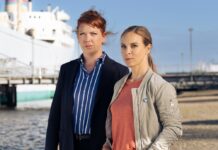 Die Rostocker Kommissarinnen Katrin König (Anneke Kim Sarnau) und Melly Böwe (Lina Beckmann) suchen im "Polizeiruf 110: Diebe" eine Junkie-Mutter und ihre Tochter.