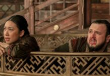"Game of Thrones"-Star John Bradley (r.) spielt neben Jess Hong eine der Hauptrollen in "3 Body Problem".