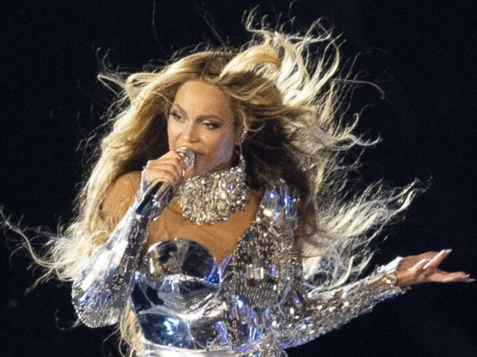 Liess für das neue Album die Hüllen fallen: Beyoncé