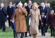 Zum Weihnachtsgottesdienst in Sandringham führten Charles und Camilla die Royal Family auf dem Weg zur Kirche an. Ähnlich soll es am Ostersonntag ablaufen - allerdings ohne die Familie des Thronfolgers.
