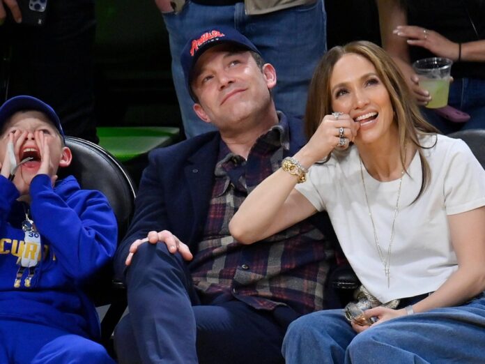 Sohn Samuel neben Papa Ben Affleck und Stiefmutter Jennifer Lopez.