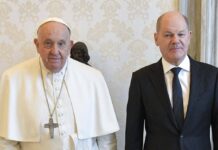 Papst Franziskus und Bundeskanzler Olaf Scholz haben sich getroffen.