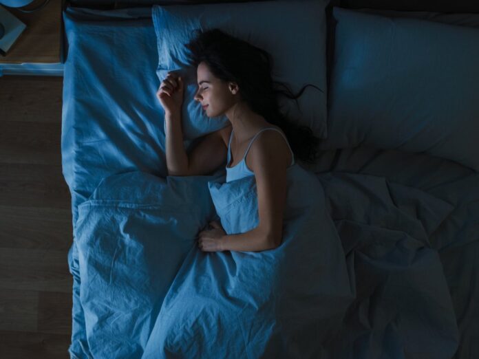 Schlafen Frauen wirklich schlechter als Männer?