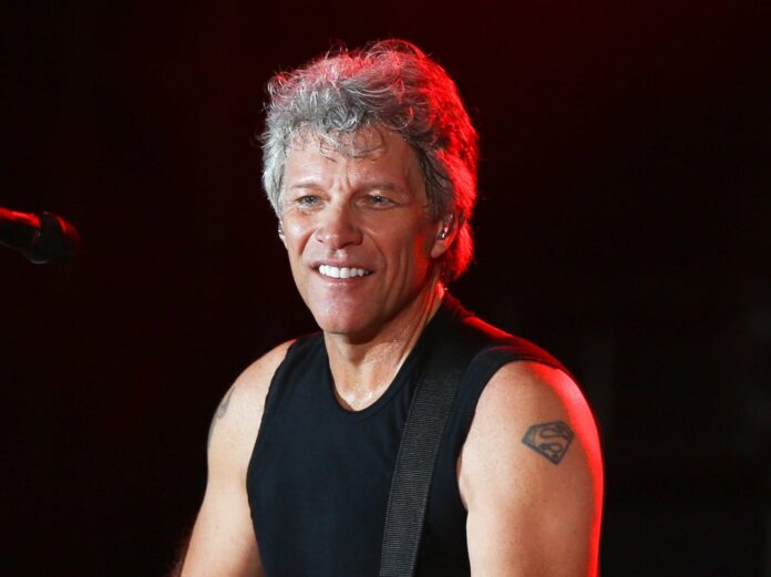 Jon Bon Jovi kann sich noch an die Partynacht mit dem Schimpansen des verstorbenen 