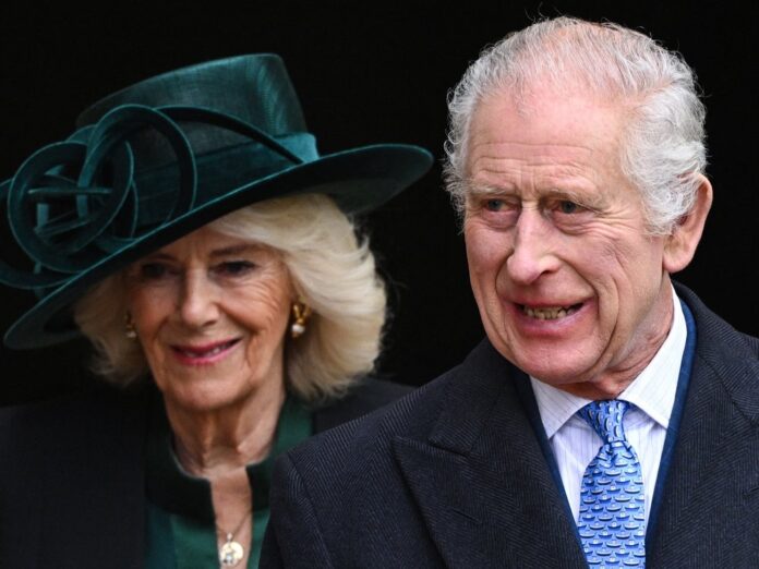 Stets an seiner Seite: Königin Camilla und König Charles III. am Ostersonntag.