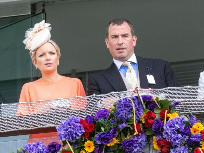Peter Phillips und Lindsay Wallace bei einem Pferderennen im Juni 2022.