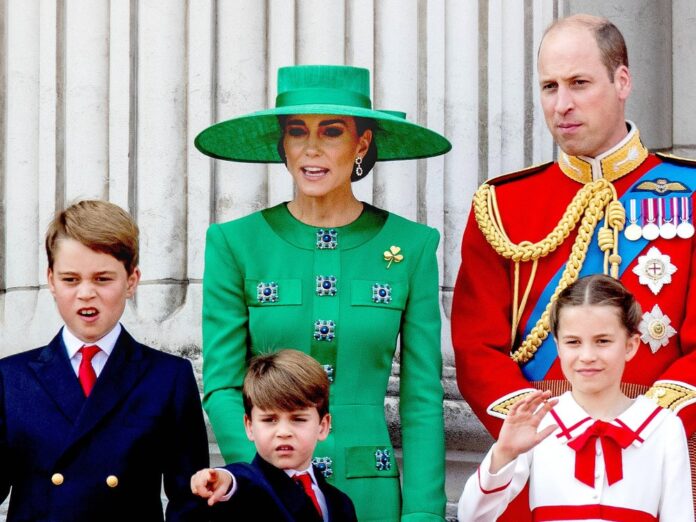 Prinz William und Prinzessin Kate mit ihren Kindern Prinz George (l.)