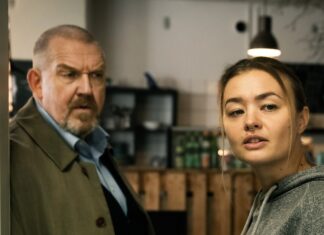 "Tatort: Diesmal ist es anders": Larissa Krüger (Katja Hutko) ist über Kommissar Freddy Schenks (Dietmar Bär) Besuch nicht begeistert .
